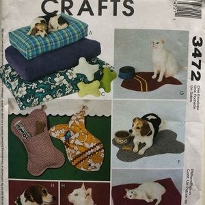 McCall’s 3472 Pattern for Pet Bed and Accessories New Uncut